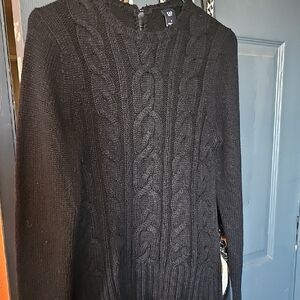 GAP Black Cable Knit Pullover